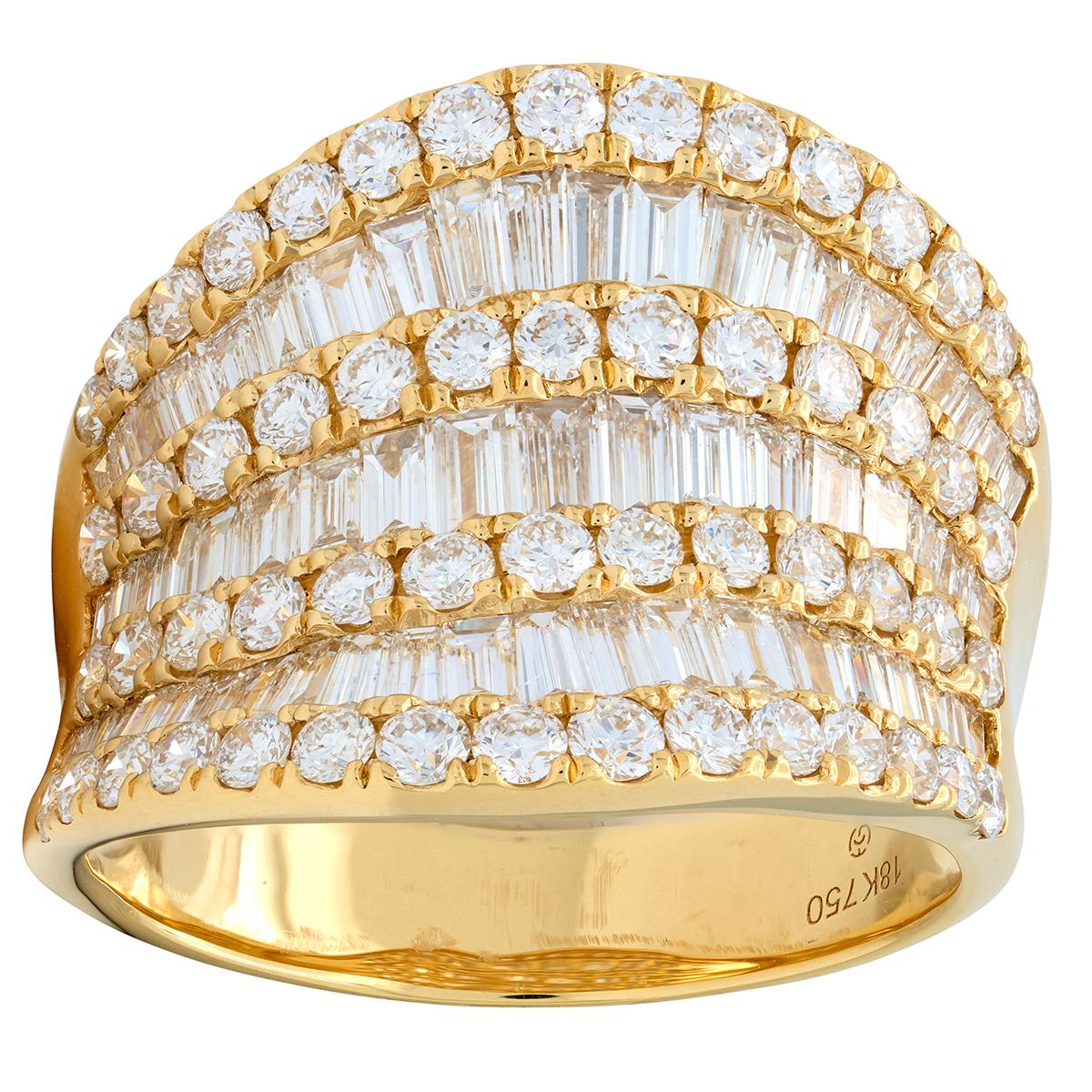 Contemporary 3.50 CTW Diamond 18 Karat Yellow Gold Seven Row Wavy Band Ring
