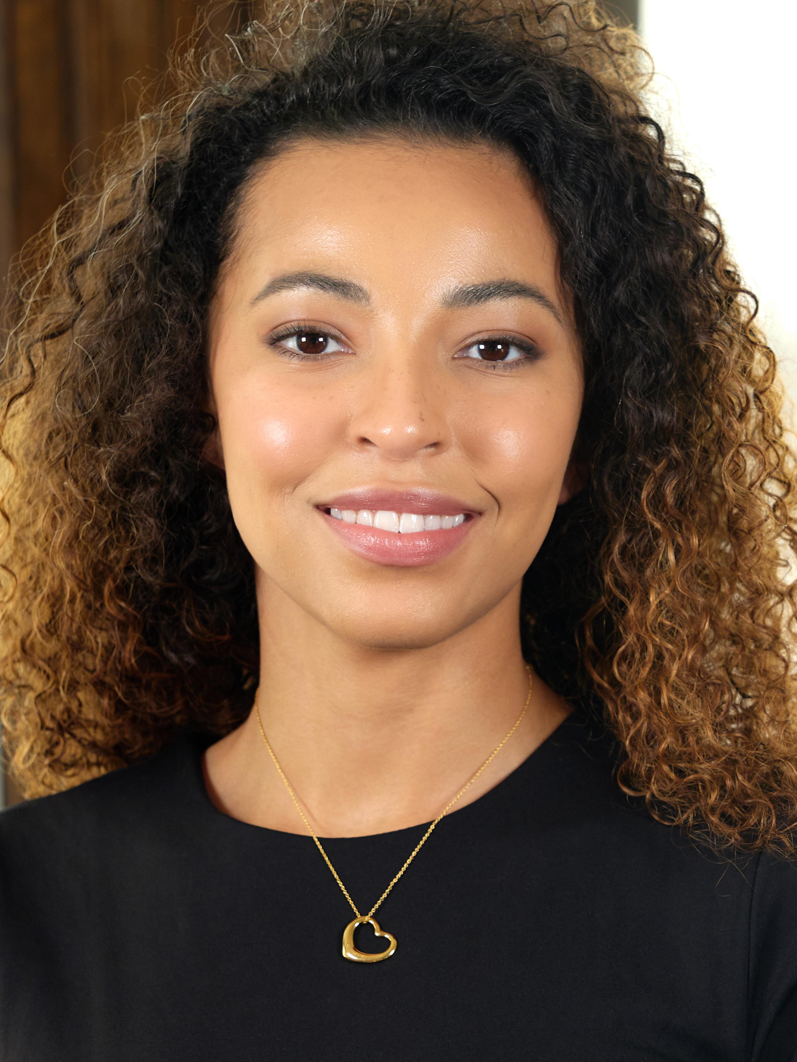 Elsa Peretti Tiffany & Co. 2000's 18K Gold Open Heart Pendant Necklace