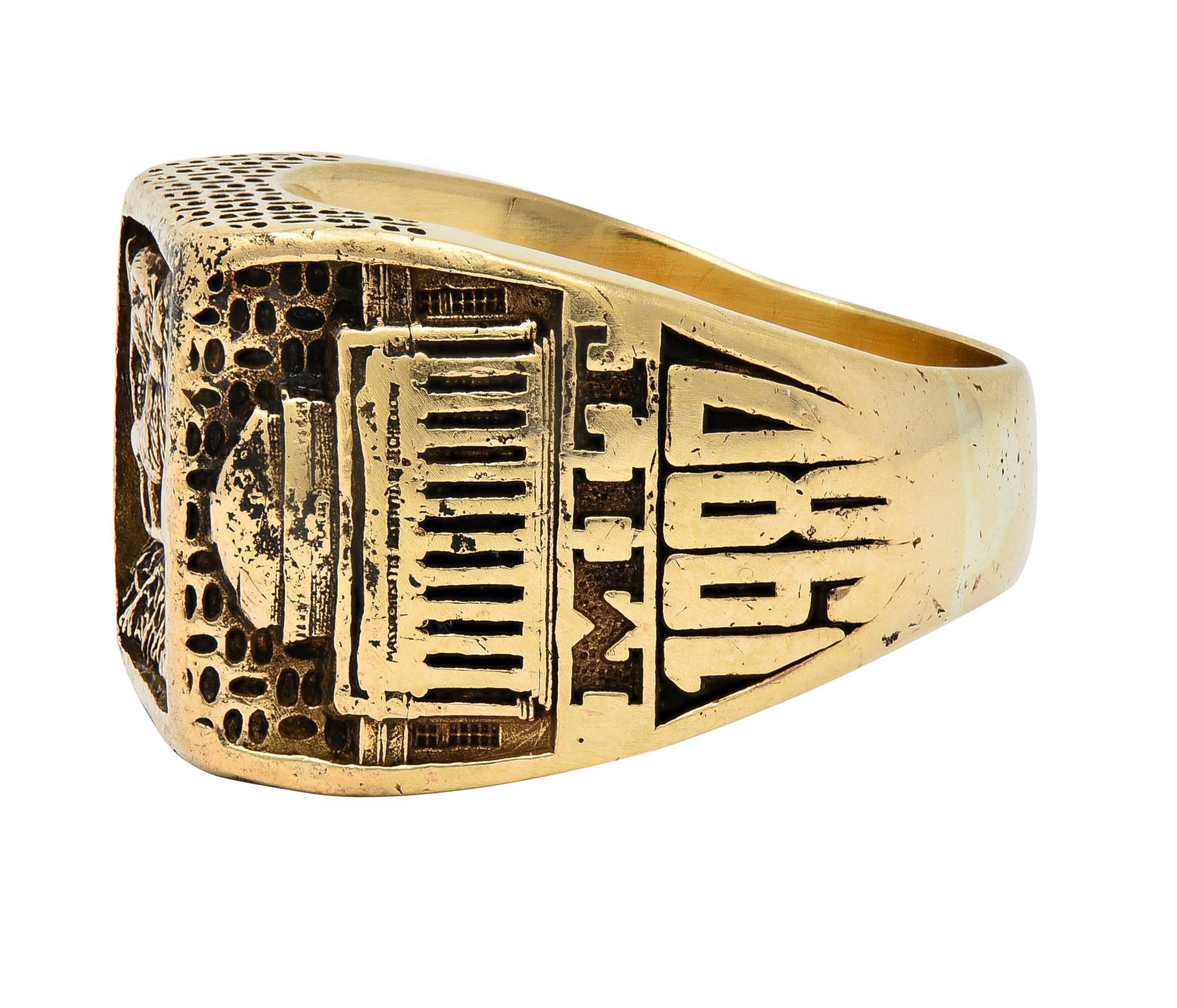 1980 14 Karat Yellow Gold Vintage MIT Intaglio Signet Beaver Class Unisex Ring