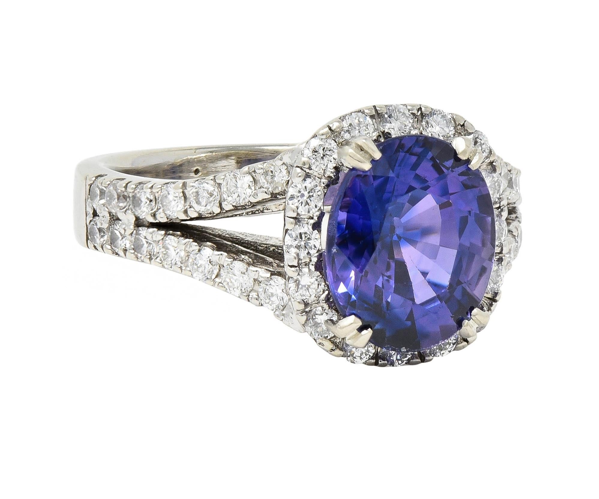 Contemporary 4.60 CTW Color-Change Sapphire Diamond 14 Karat Gold Halo Ring GIA