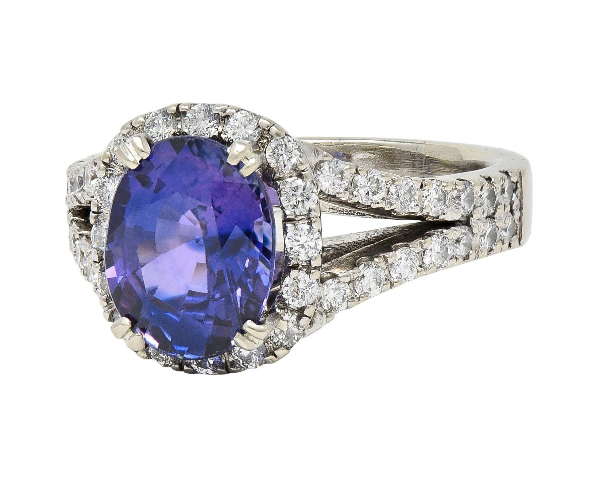 Contemporary 4.60 CTW Color-Change Sapphire Diamond 14 Karat Gold Halo Ring GIA