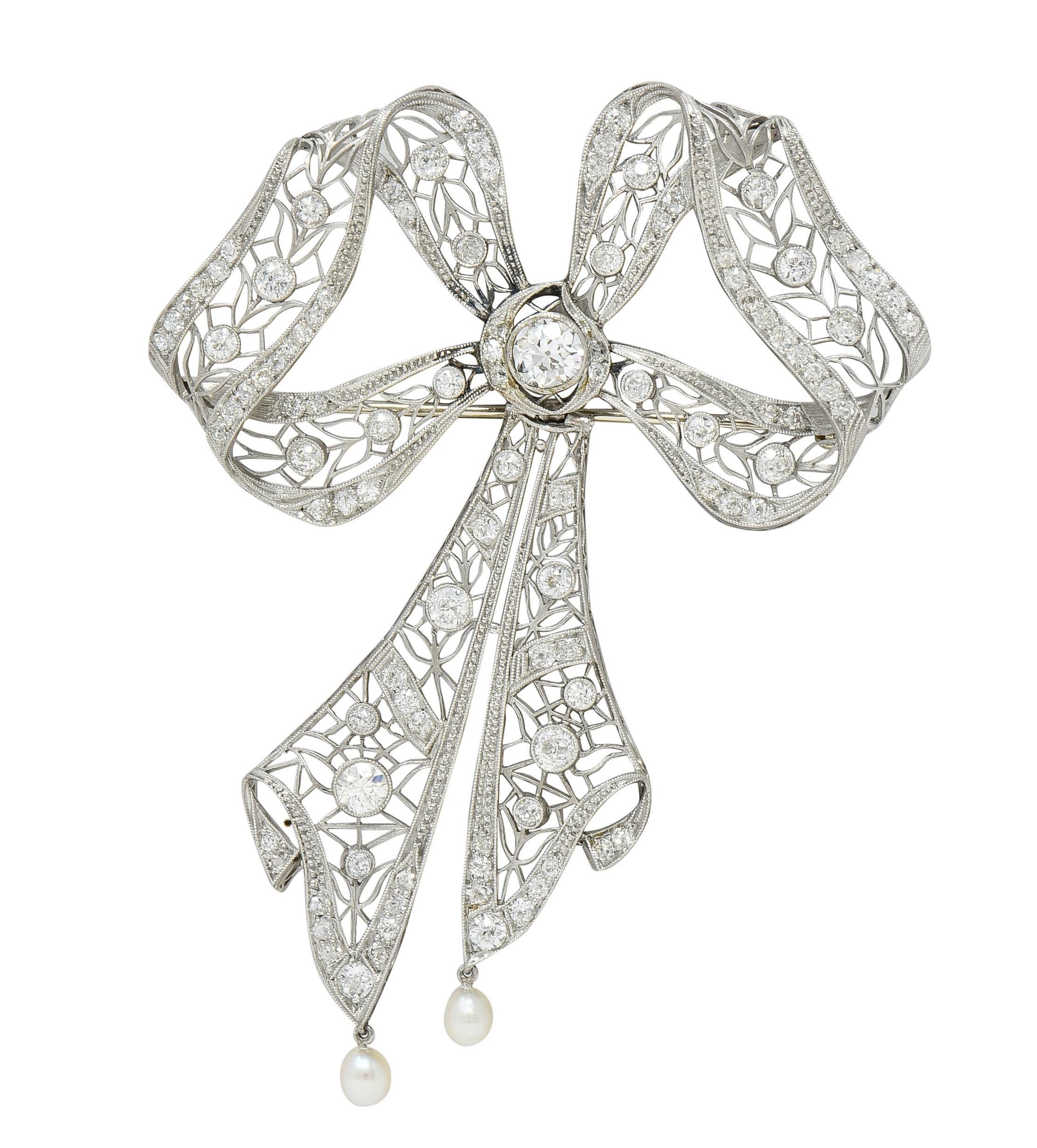 Substantial Belle Epoque Diamond Platinum Antique Tremblant Bow Pendant Brooch