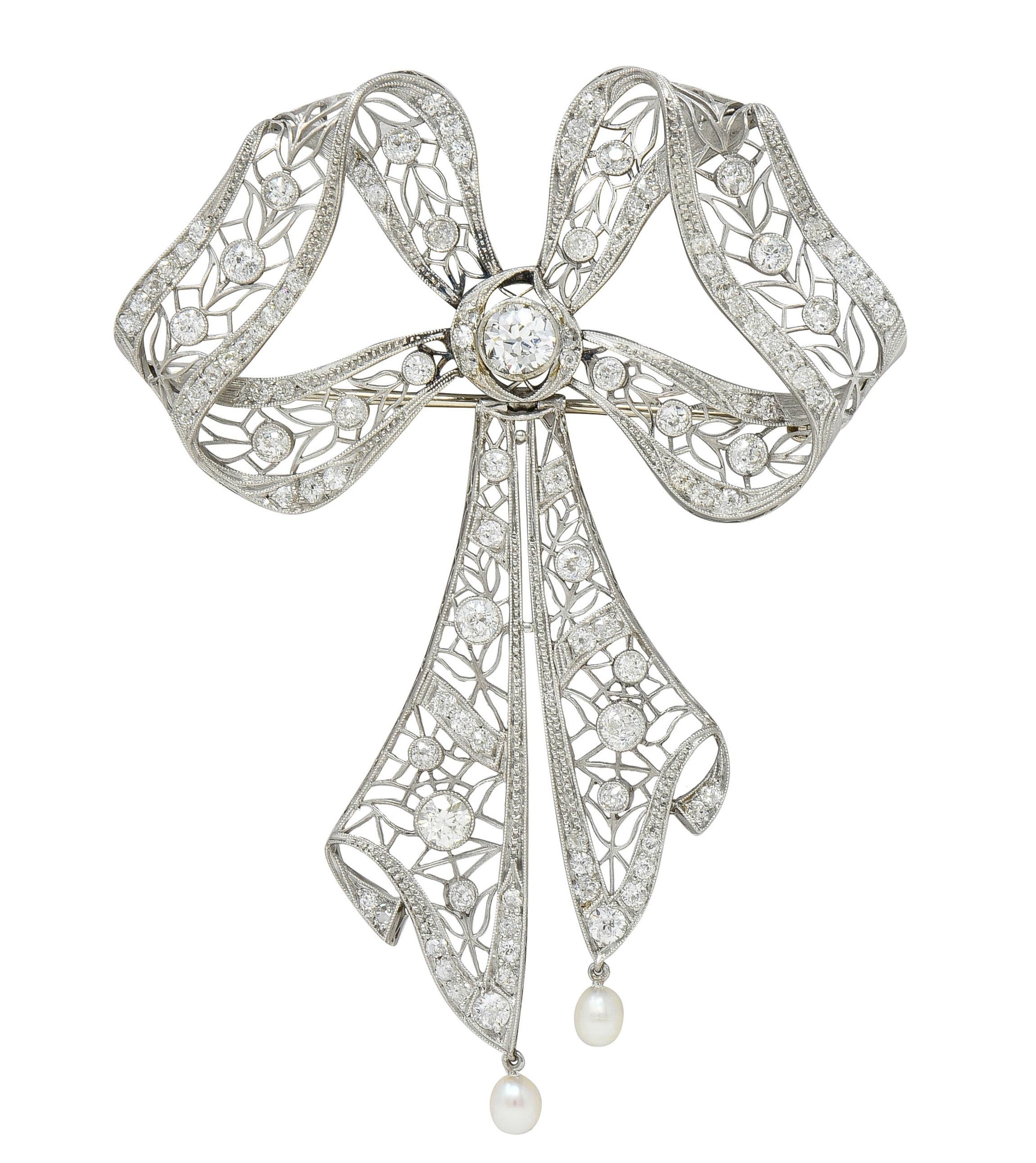 Substantial Belle Epoque Diamond Platinum Antique Tremblant Bow Pendant Brooch