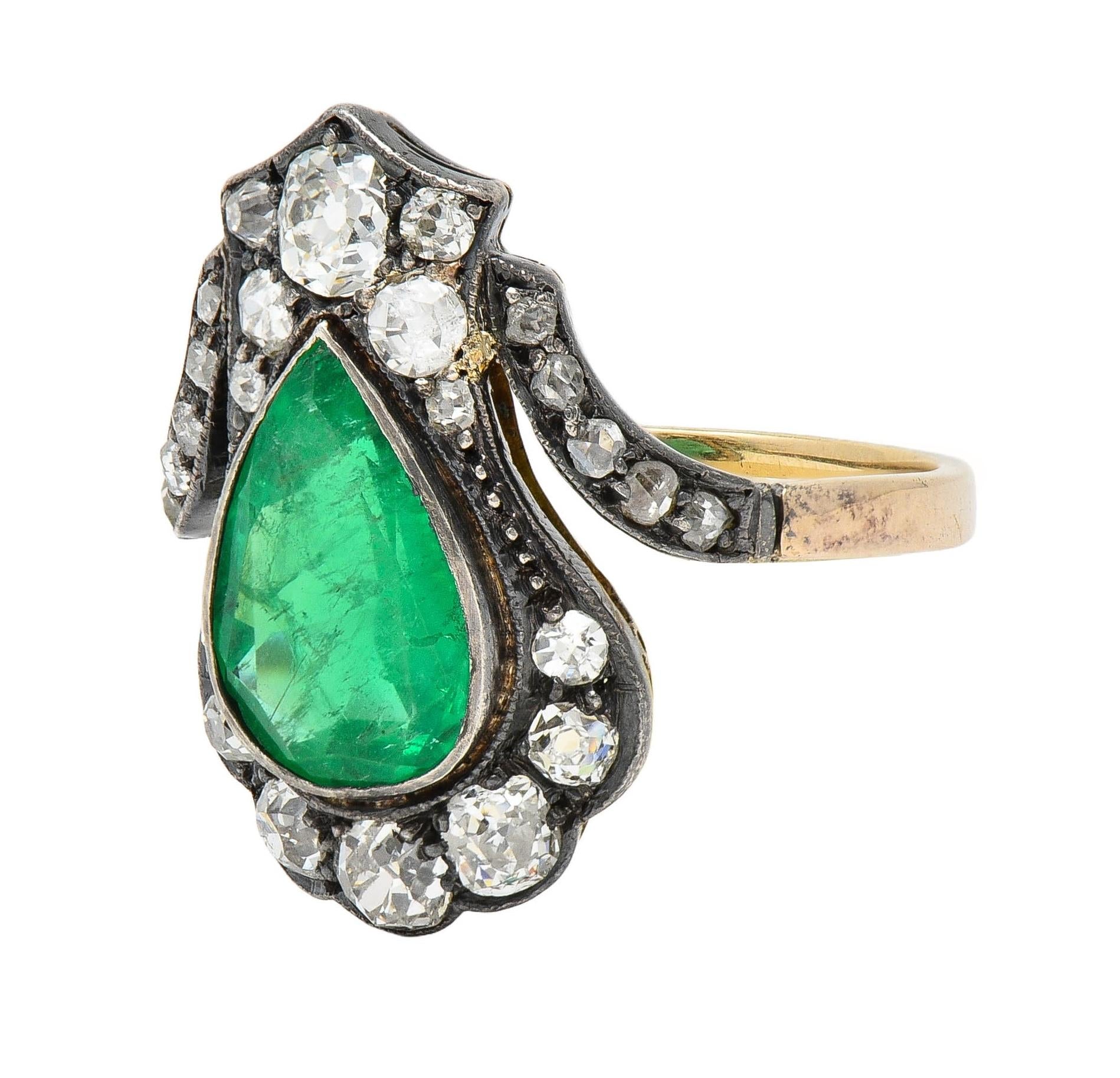 Victorian 2.96 CTW Emerald Diamond 14 Karat Gold Silver Antique Cluster Ring