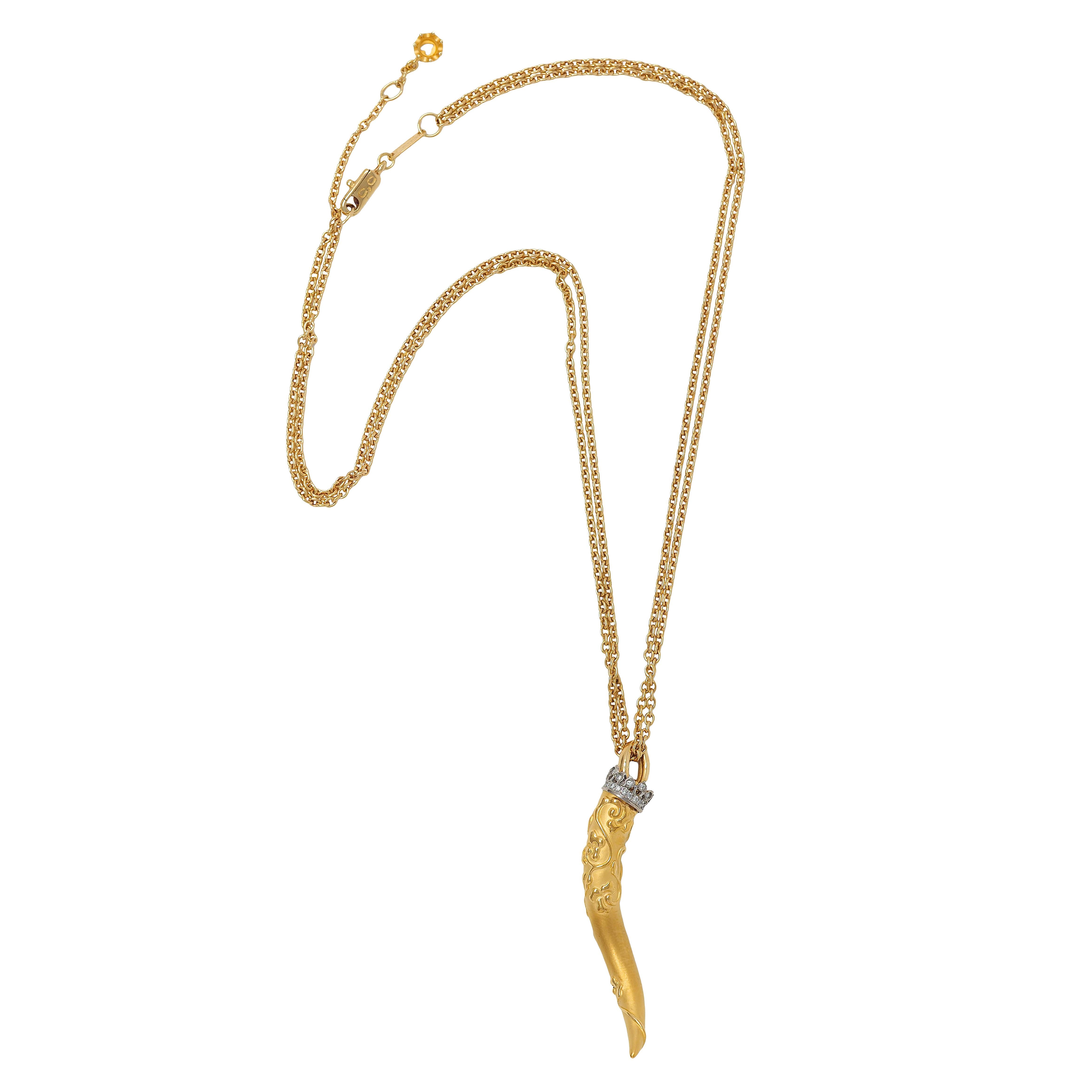 Carrera y Carrera Diamond 18 Karat Gold Ava Maxi Cornicello Pendant Necklace