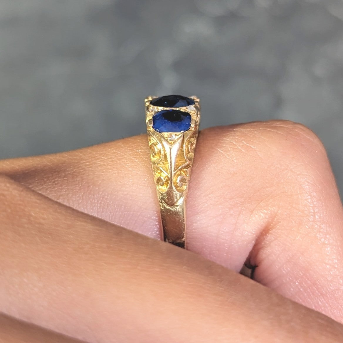 Victorian 4.10 CTW No Heat Sapphire Diamond 18 Karat Yellow Gold Antique Five Stone Band Ring GIA Wilson's Estate Jewelry