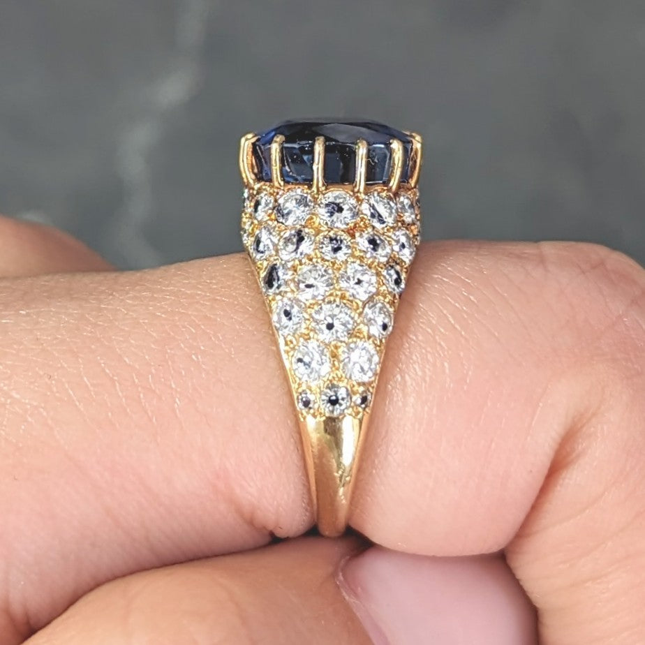 Van Cleef & Arpels French 1980s 12.05 CTW No Heat Ceylon Sapphire Diamond 18 Karat Yellow Gold Ring AGL Wilson's Estate Jewelry