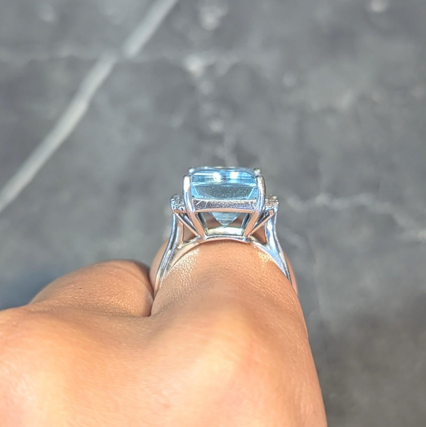 Mid- Century 9.35 CTW Aquamarine Diamond Platinum Vintage Cluster Cocktail Ring