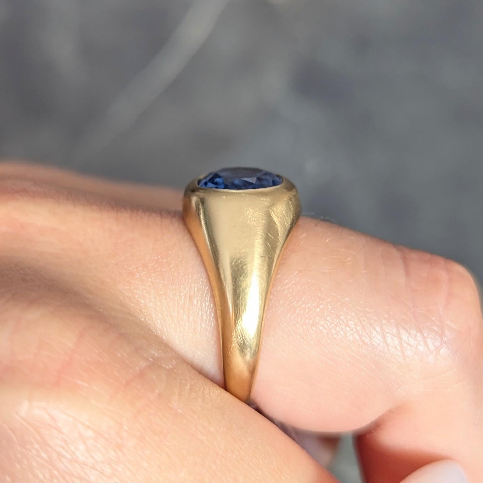 1960 4.34 CTW No Heat Ceylon Sapphire 18K Yellow Gold Vintage Signet Ring GIA