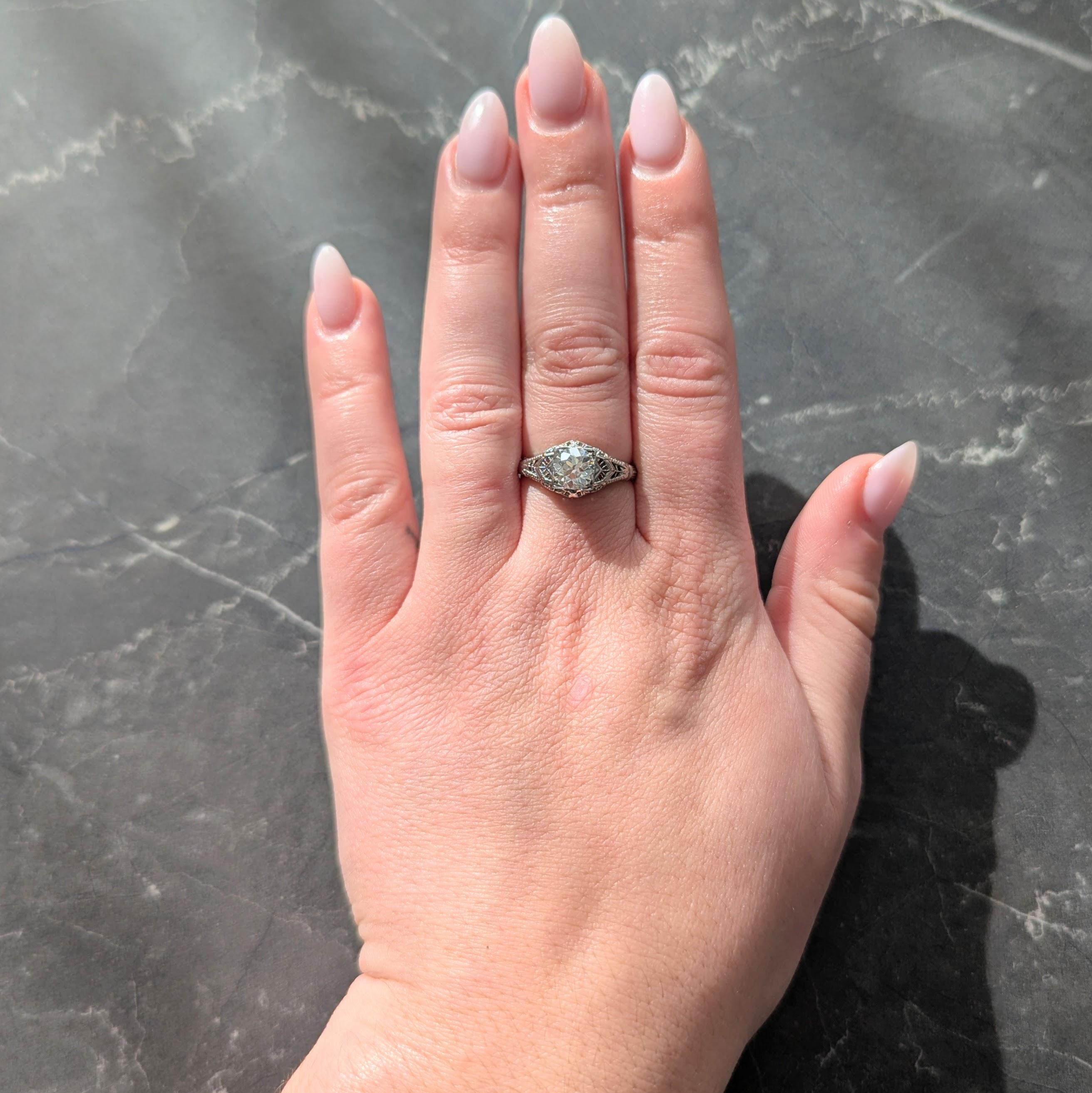 Art Deco 1.01 CTW European Diamond 18 Karat White Gold Antique Engagement Ring