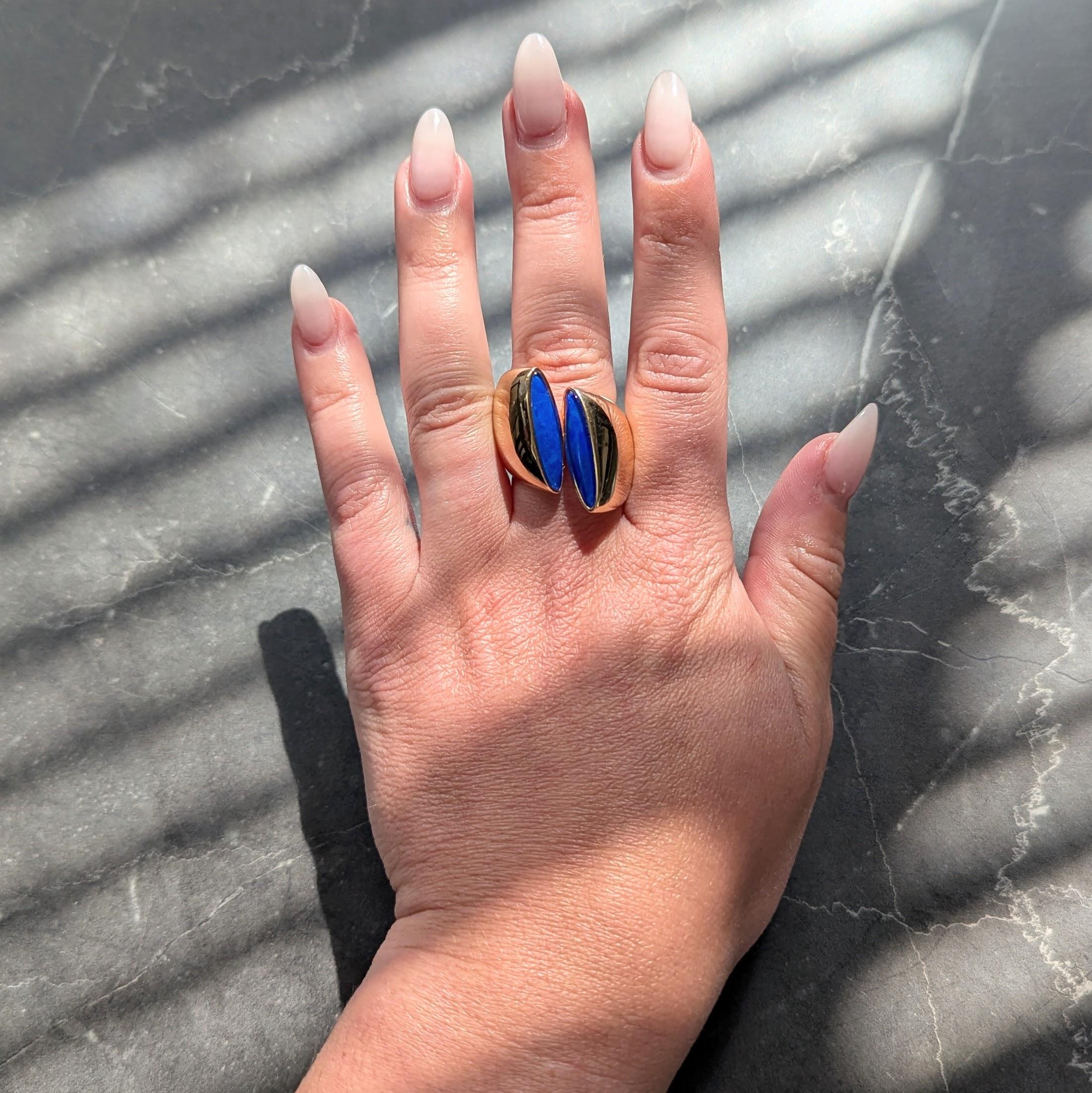 Vhernier 2000's Lapis Lazuli 18 Karat Yellow Gold Eclisse Bypass Ring