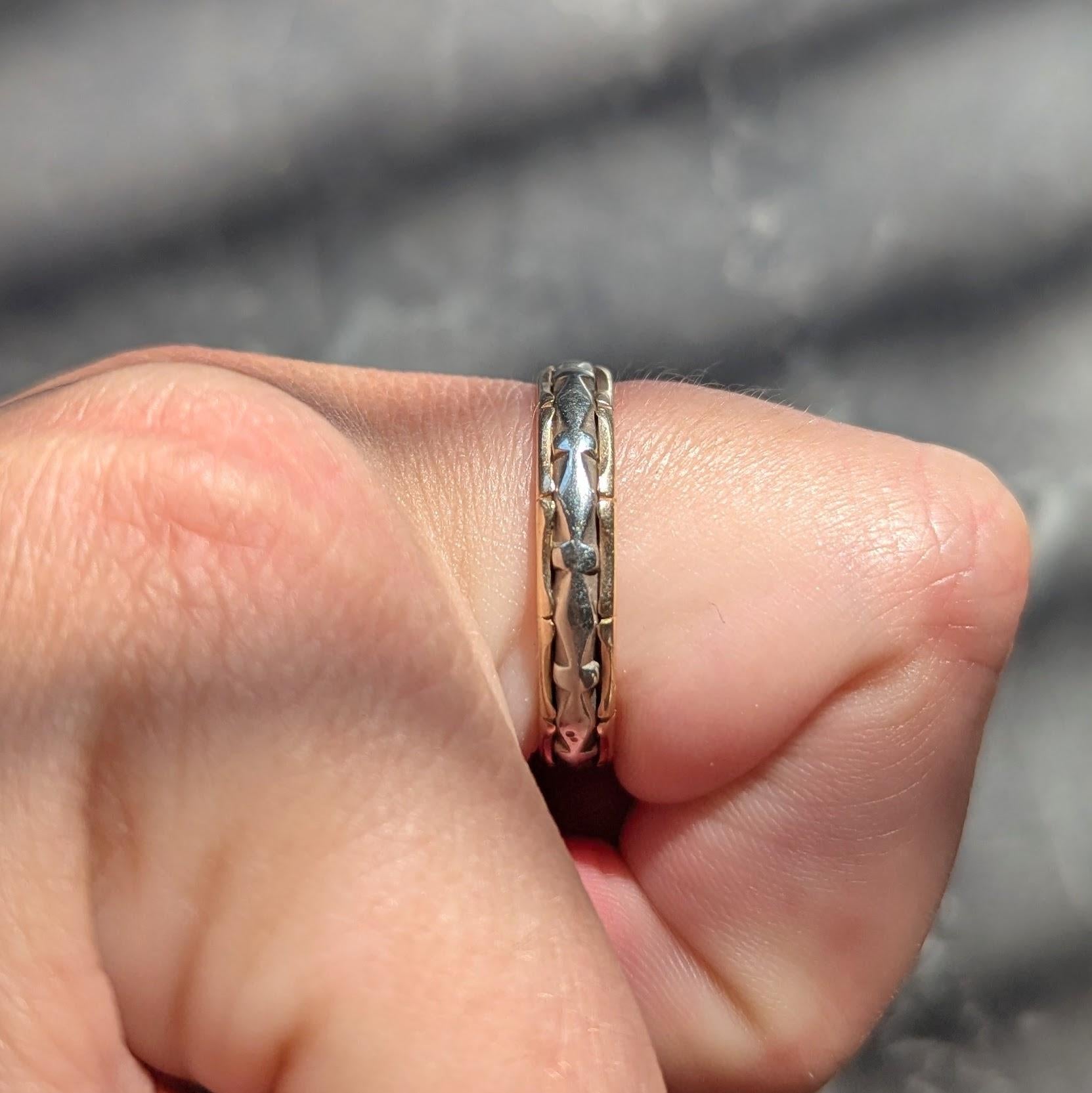 J.R. Woods & Sons 1953 14 Karat Two-Tone Gold Vintage Grooved Wedding Band Ring