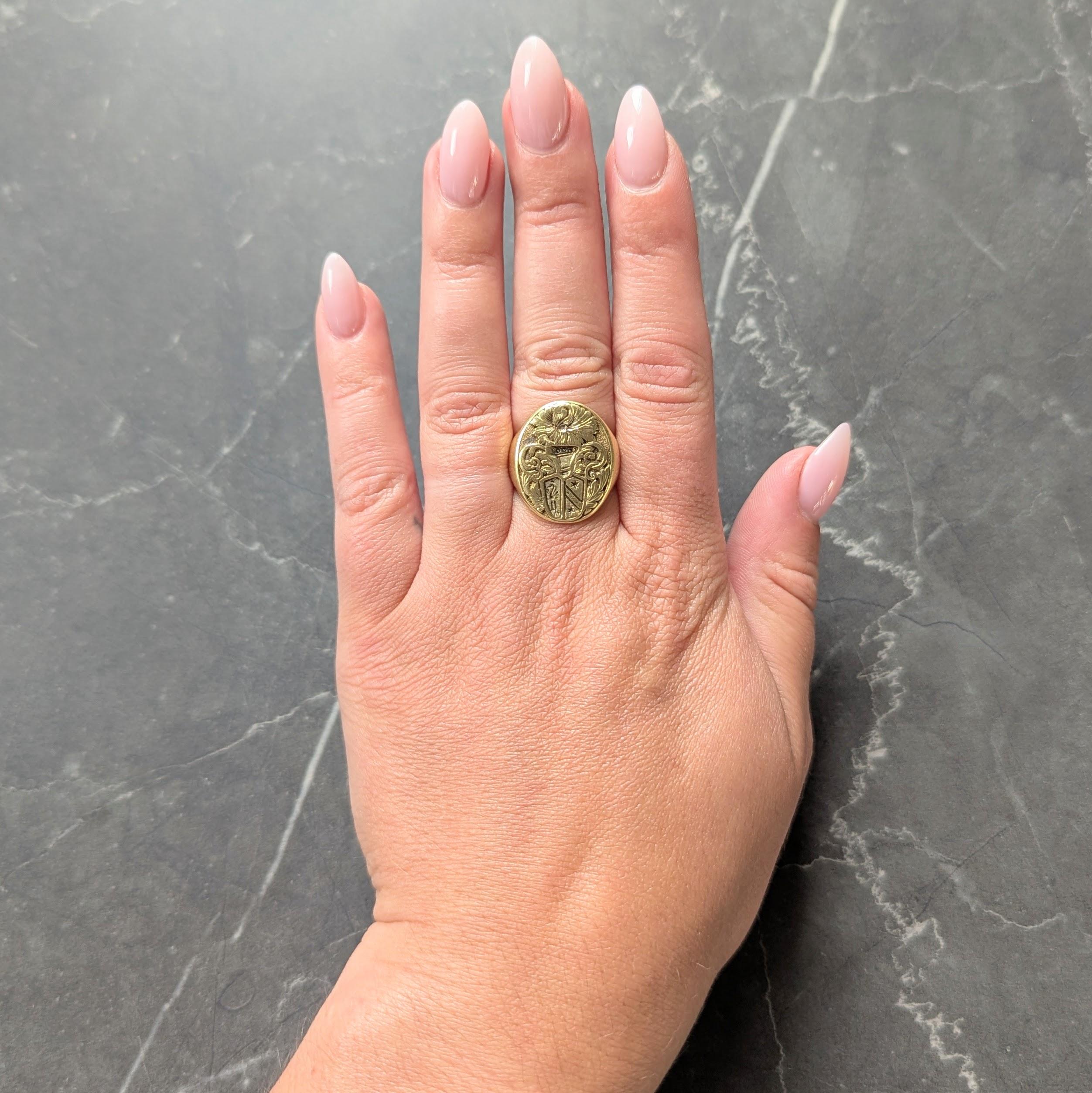 Allsopp Victorian 18 Karat Yellow Gold Antique Heraldic Crest Unisex Signet Ring