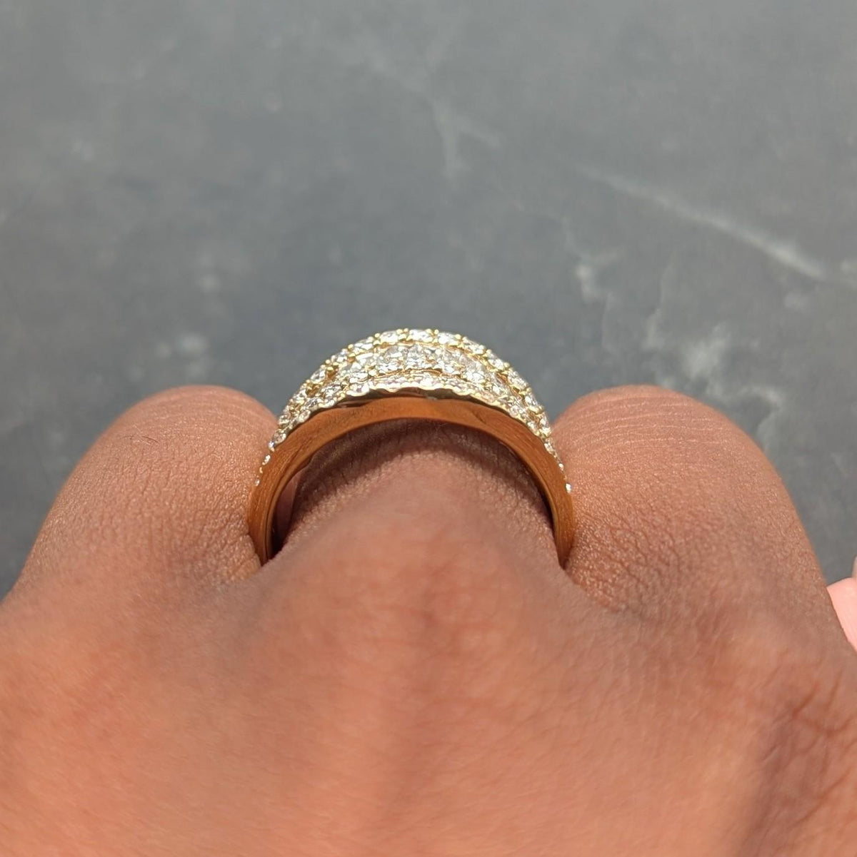Contemporary 3.50 CTW Diamond 18 Karat Yellow Gold Seven Row Wavy Band Ring