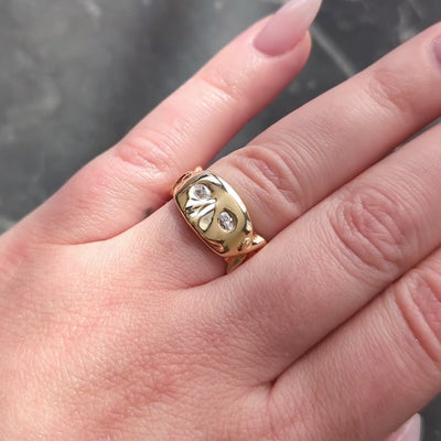 Vintage 14 Karat Yellow Gold Diamond Masquerade Mask Ribbon Ring