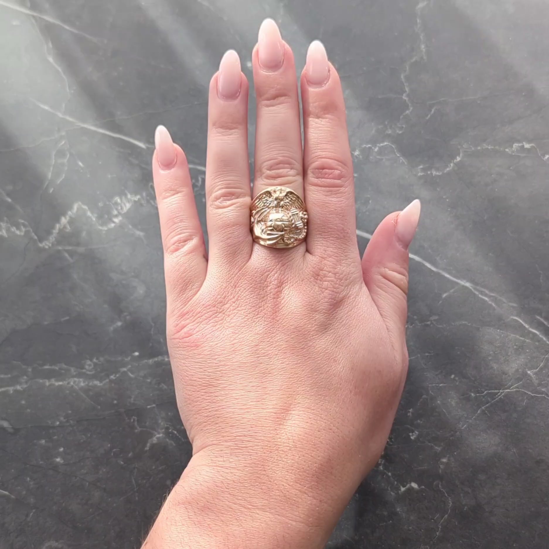 Retro 10 Karat Yellow Gold Vintage WW2 Marine Corps Signet Ring