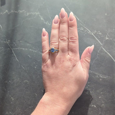 1905 Art Nouveau 3.54 CTW Sapphire 14 Karat Yellow Gold Antique Flower Ring