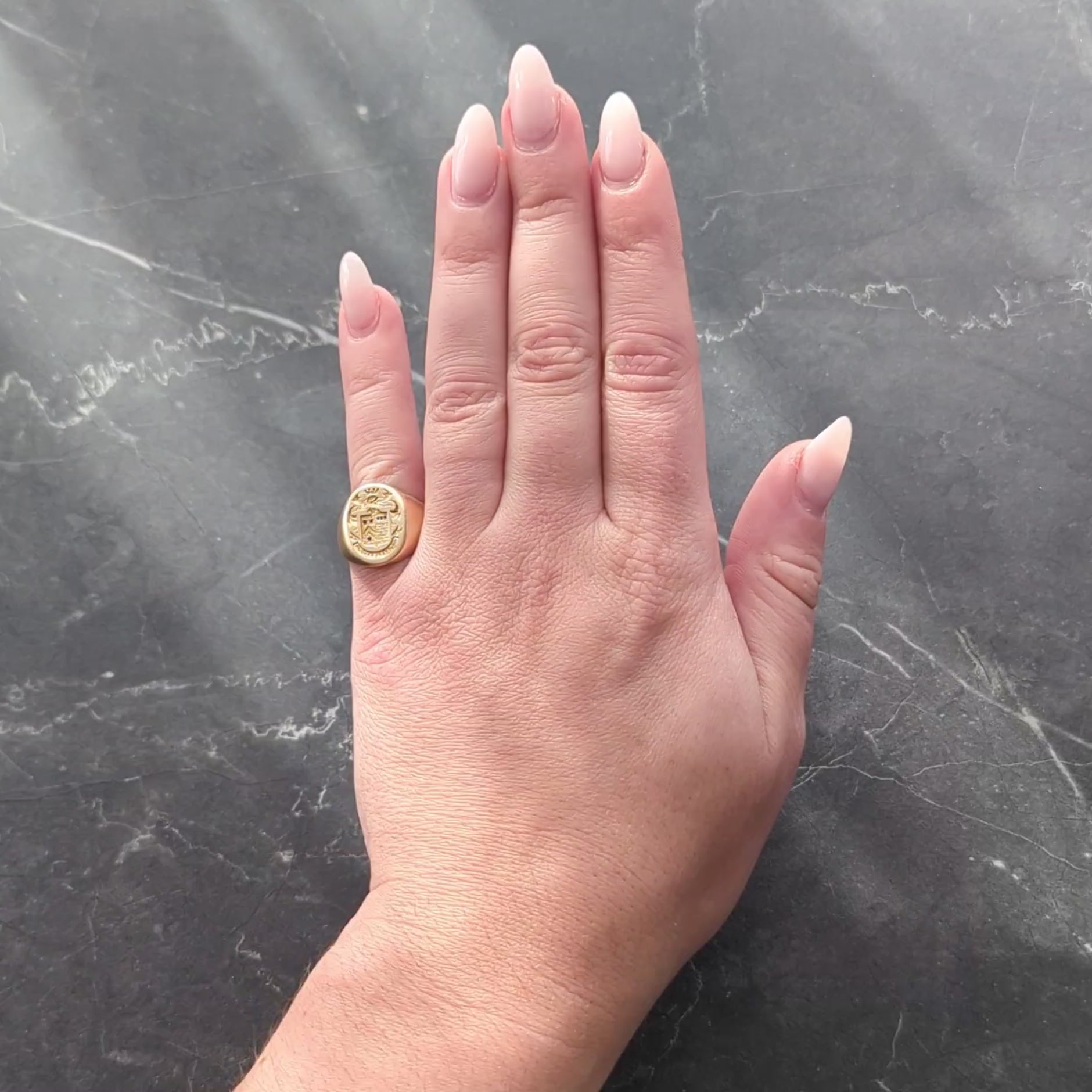 Tiffany & Co Edwardian 14K Yellow Gold Antique Unisex Heraldic Crest Signet Ring