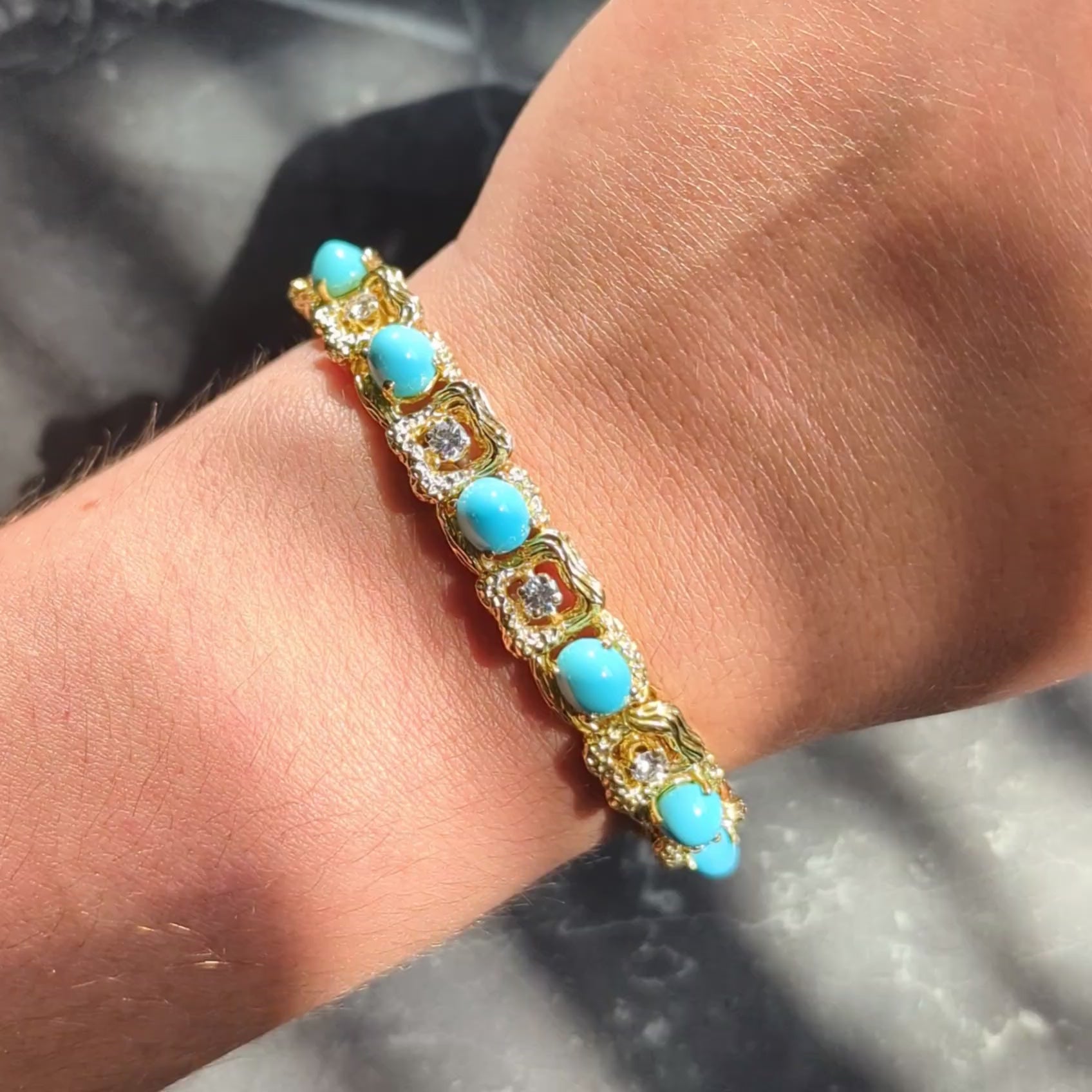 Vintage 1970's Diamond Turquoise 18 Karat Yellow Gold Link Bracelet