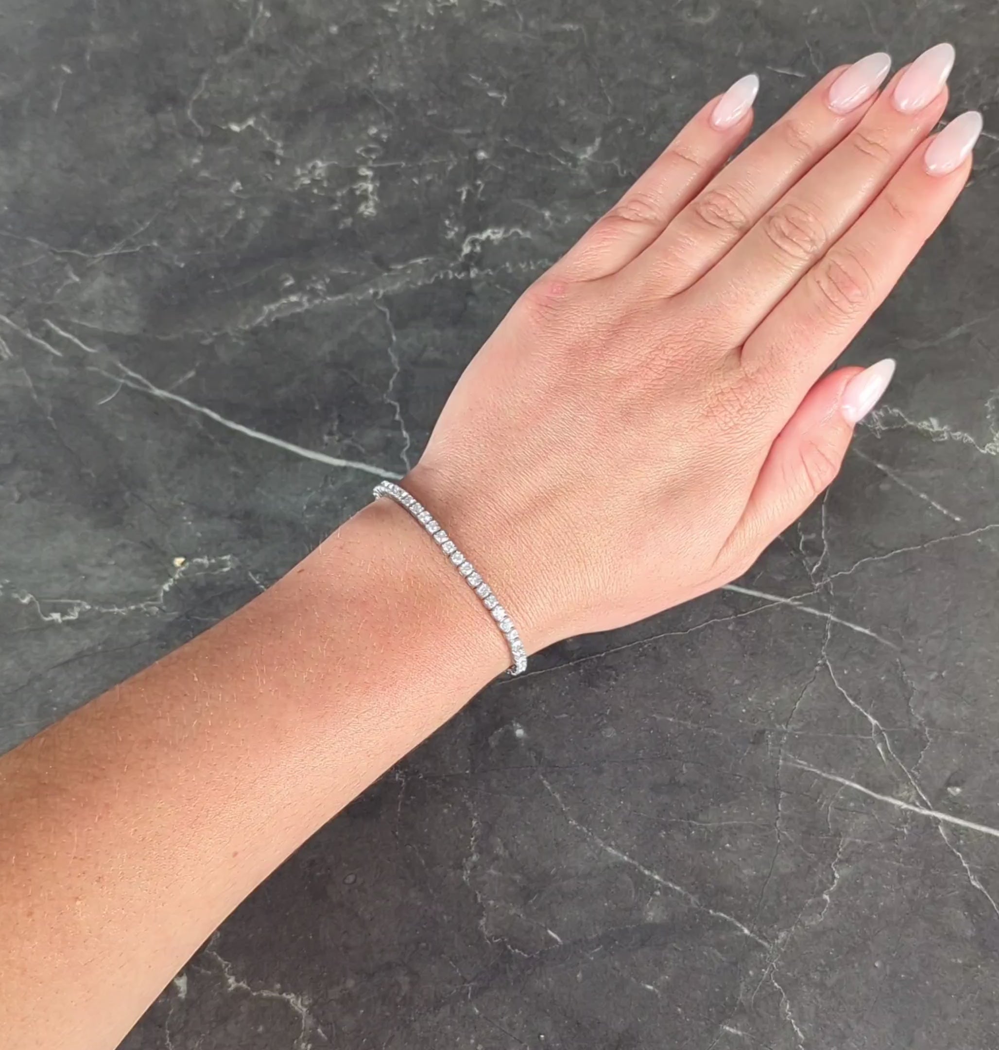 Contemporary 3.25 CTW Diamond 14 Karat White Gold Tennis Line Bracelet