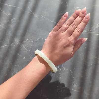 Vintage Jade Red Enamel 18 Karat Yellow Gold Two Dragons Cuff Bracelet