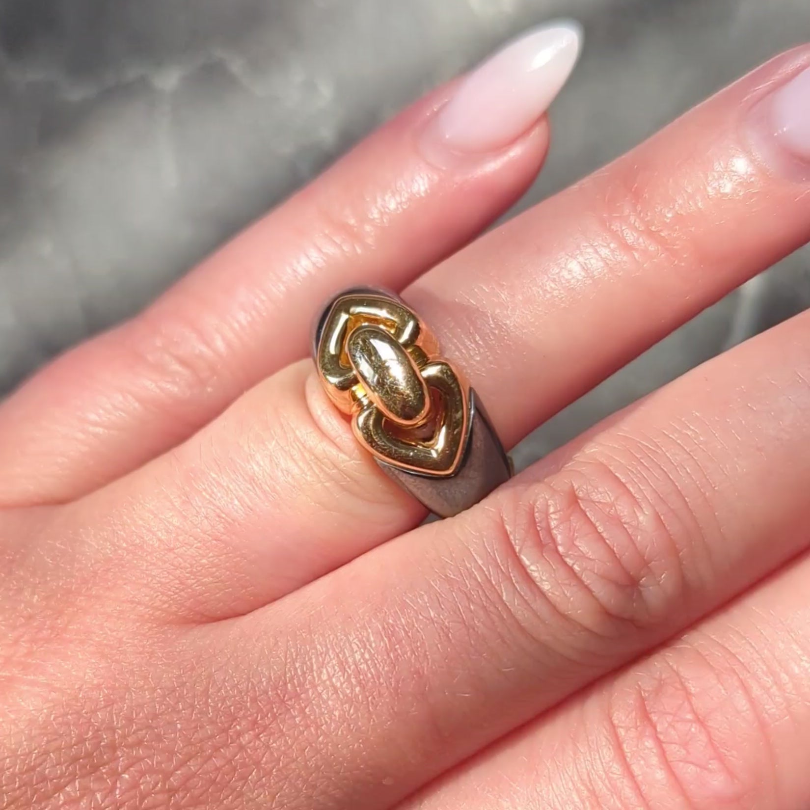 Bulgari 1980's Hematite 18 Karat Yellow Gold Vintage Doppio Cuore Ring