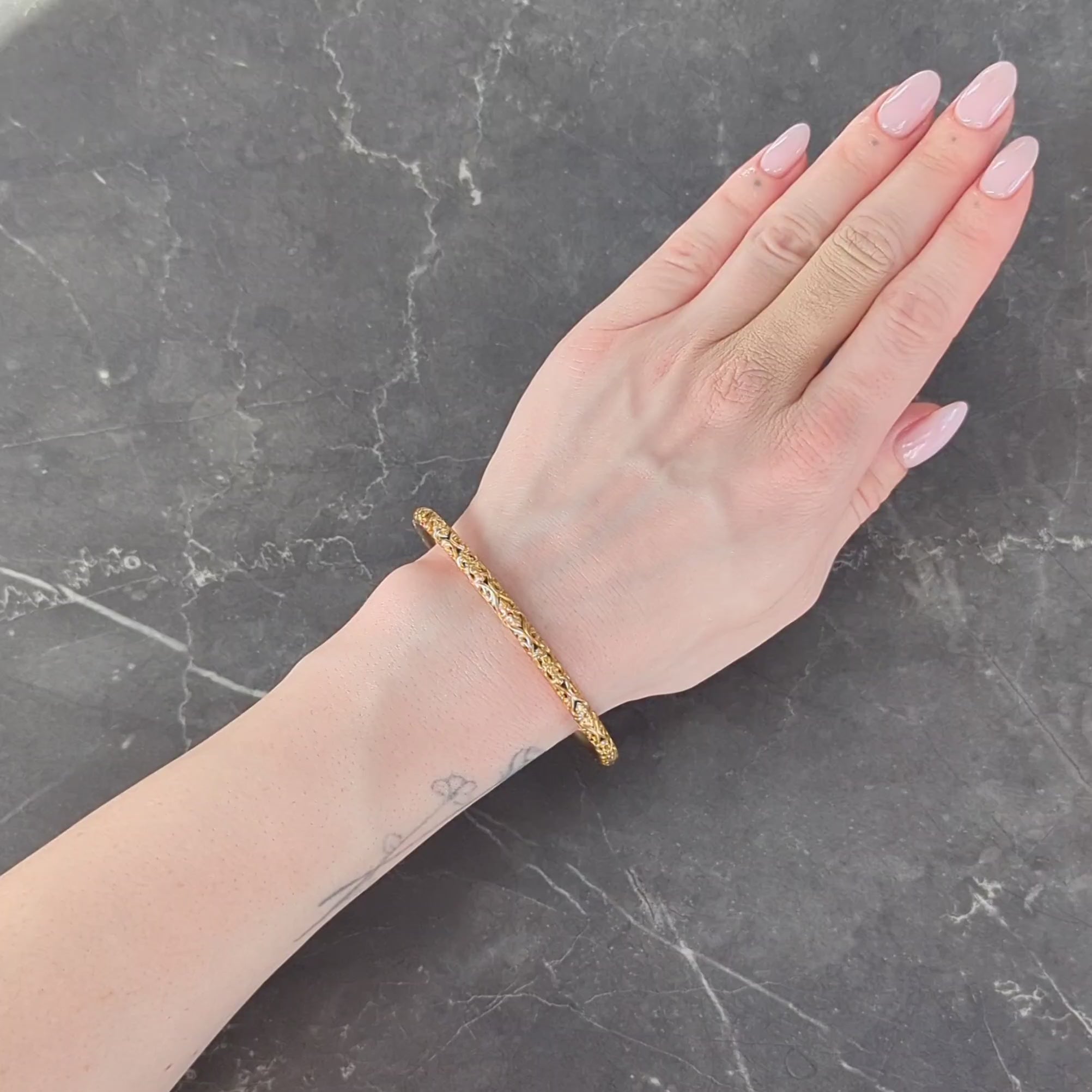 Sloan & Co. Late Victorian 14K Gold Ornamental Floral Antique Bangle Bracelet