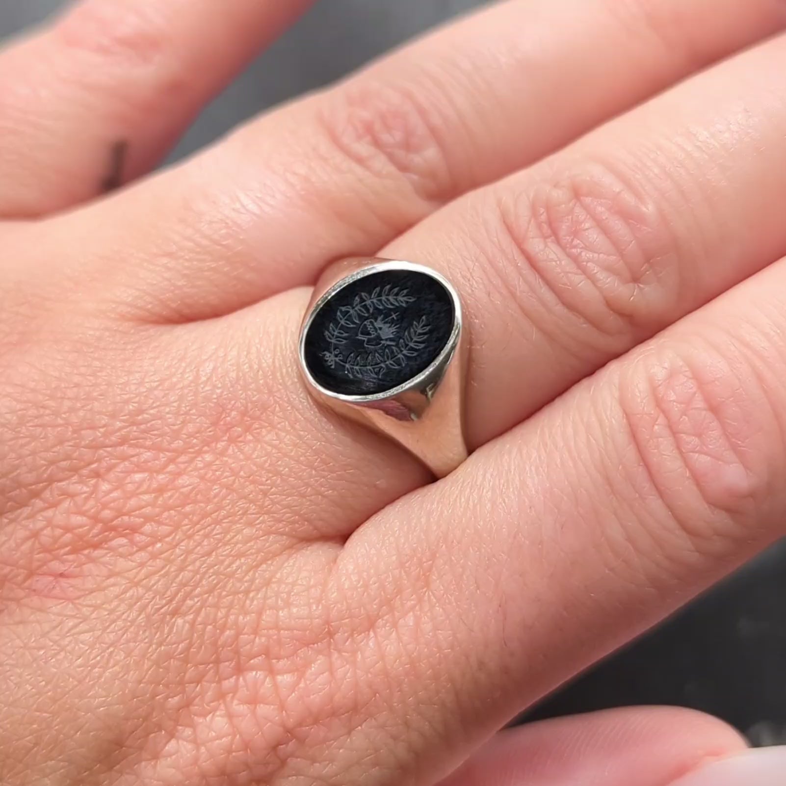 Onyx 14 Karat White Gold Double Novena Heart Unisex Intaglio Signet Ring
