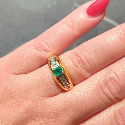 1980's Emerald Diamond 18 Karat Yellow Gold Vintage Gemstone Ring