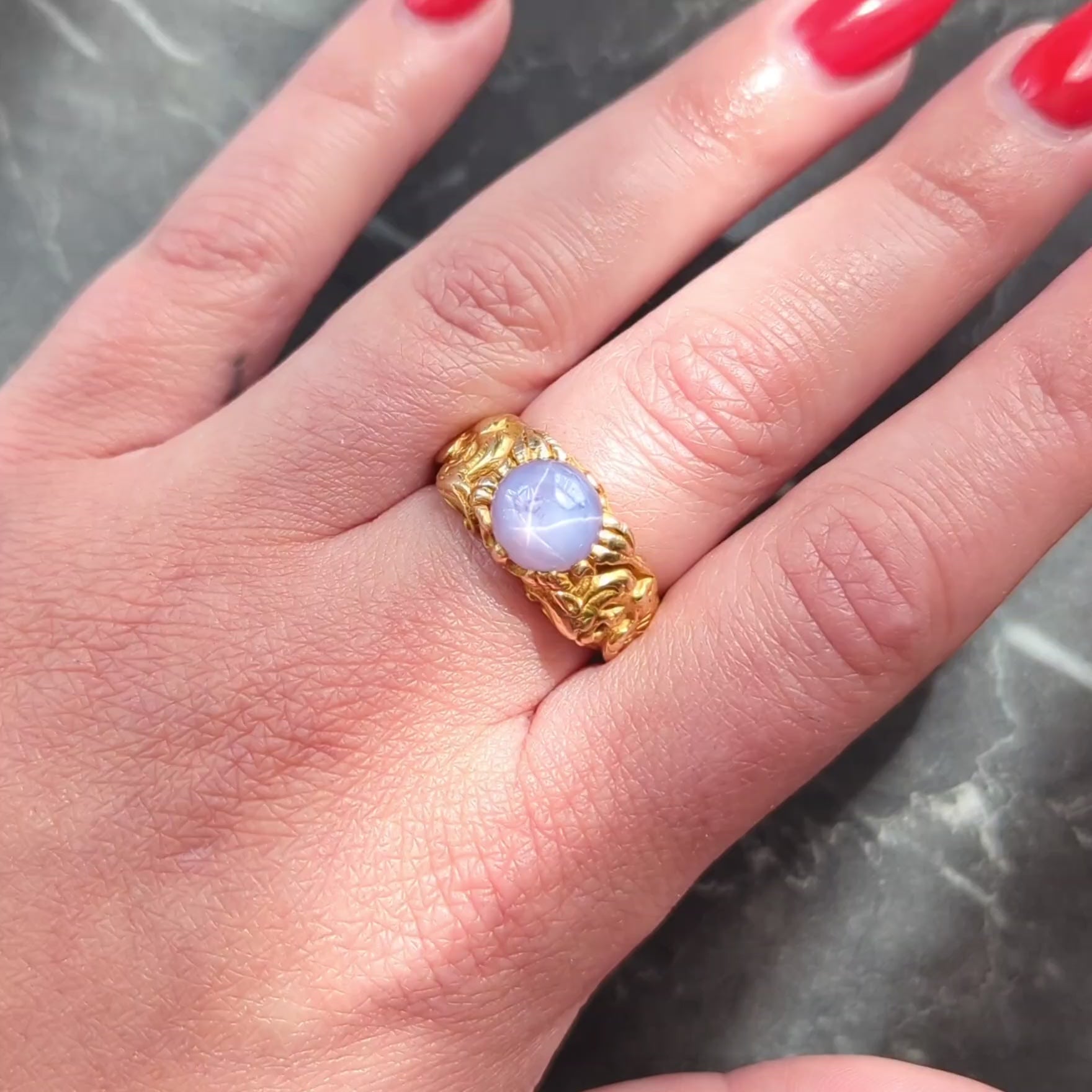 Art Nouveau 1911 Star Sapphire 18 Karat Yellow Gold Antique Unisex Griffon Ring