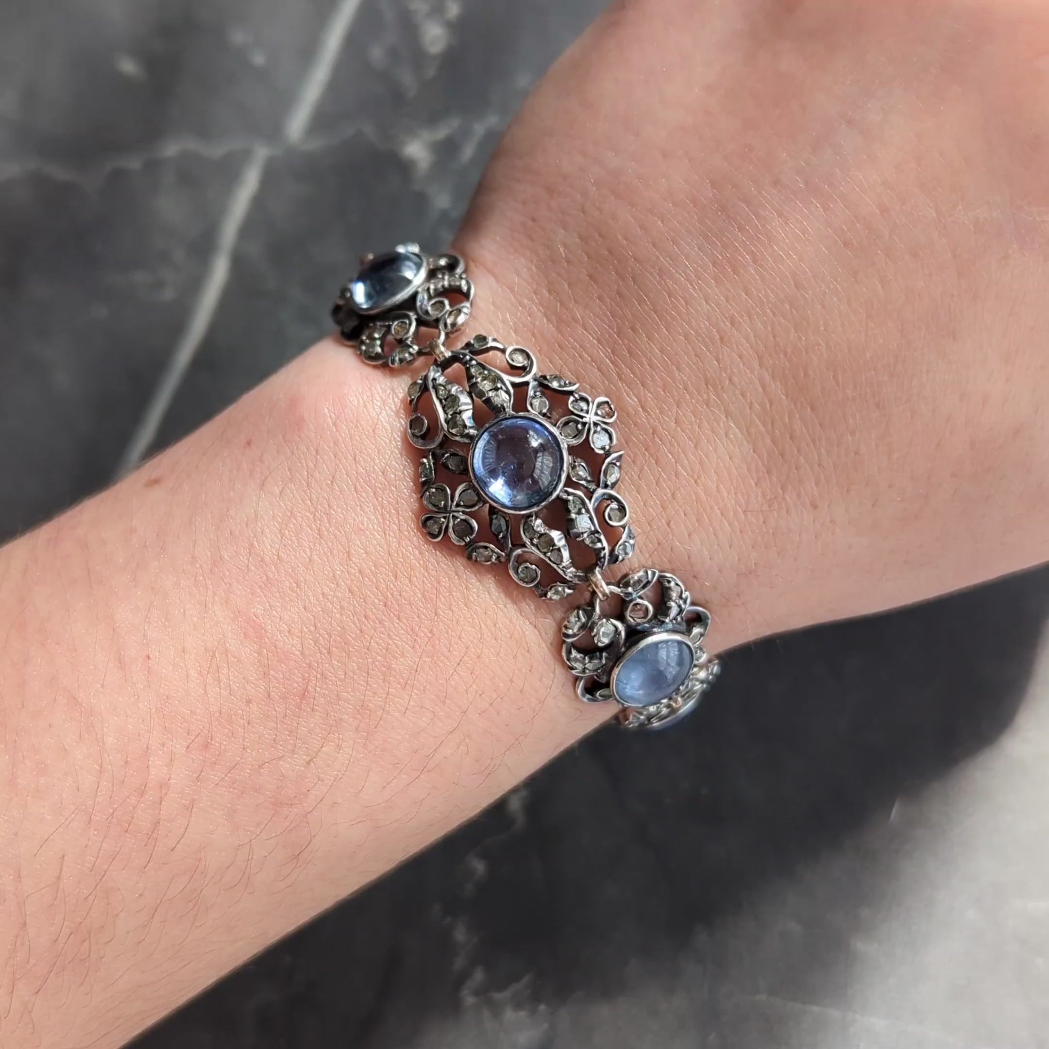 Victorian 44.00 CTW Sapphire Diamond 10K Gold Antique Foliate Link Bracelet