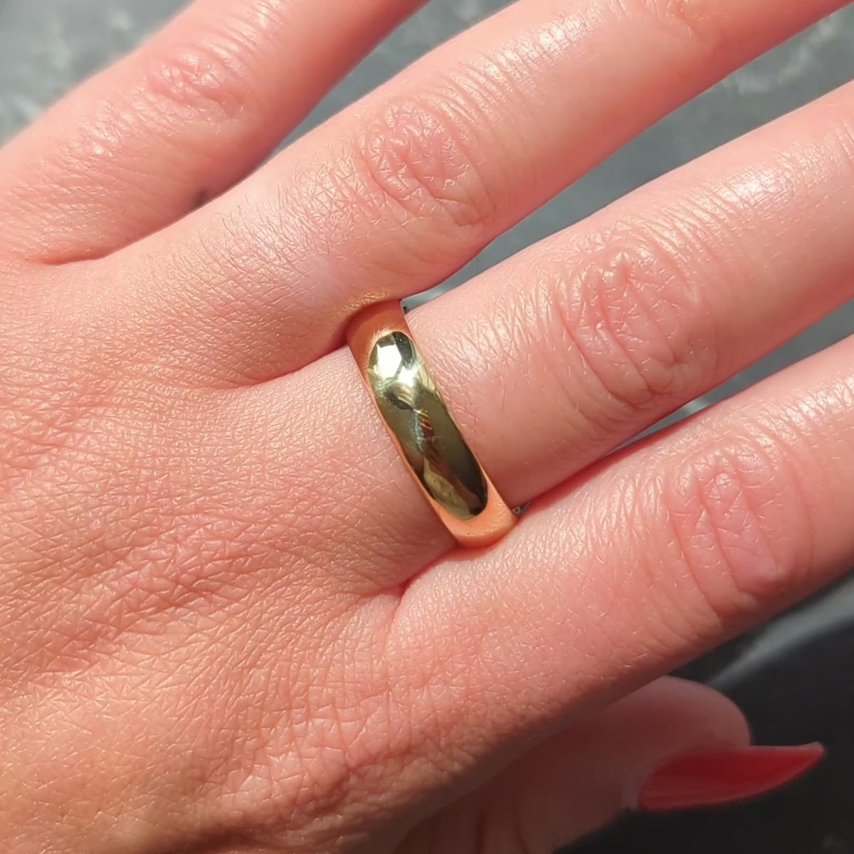 Cartier 1980's 18 Karat Yellow Gold Vintage Unisex Wedding Band Ring