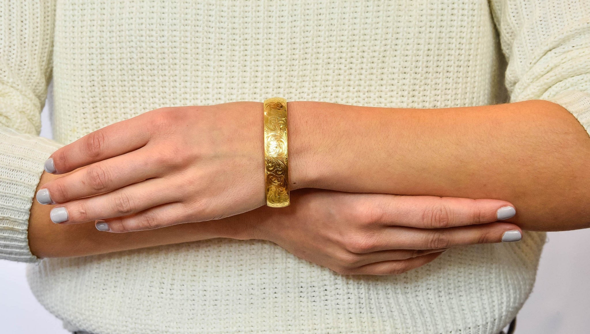 1900 Victorian 14 Karat Yellow Gold Floral Foliate Bangle Bracelet - Wilson's Estate Jewelry