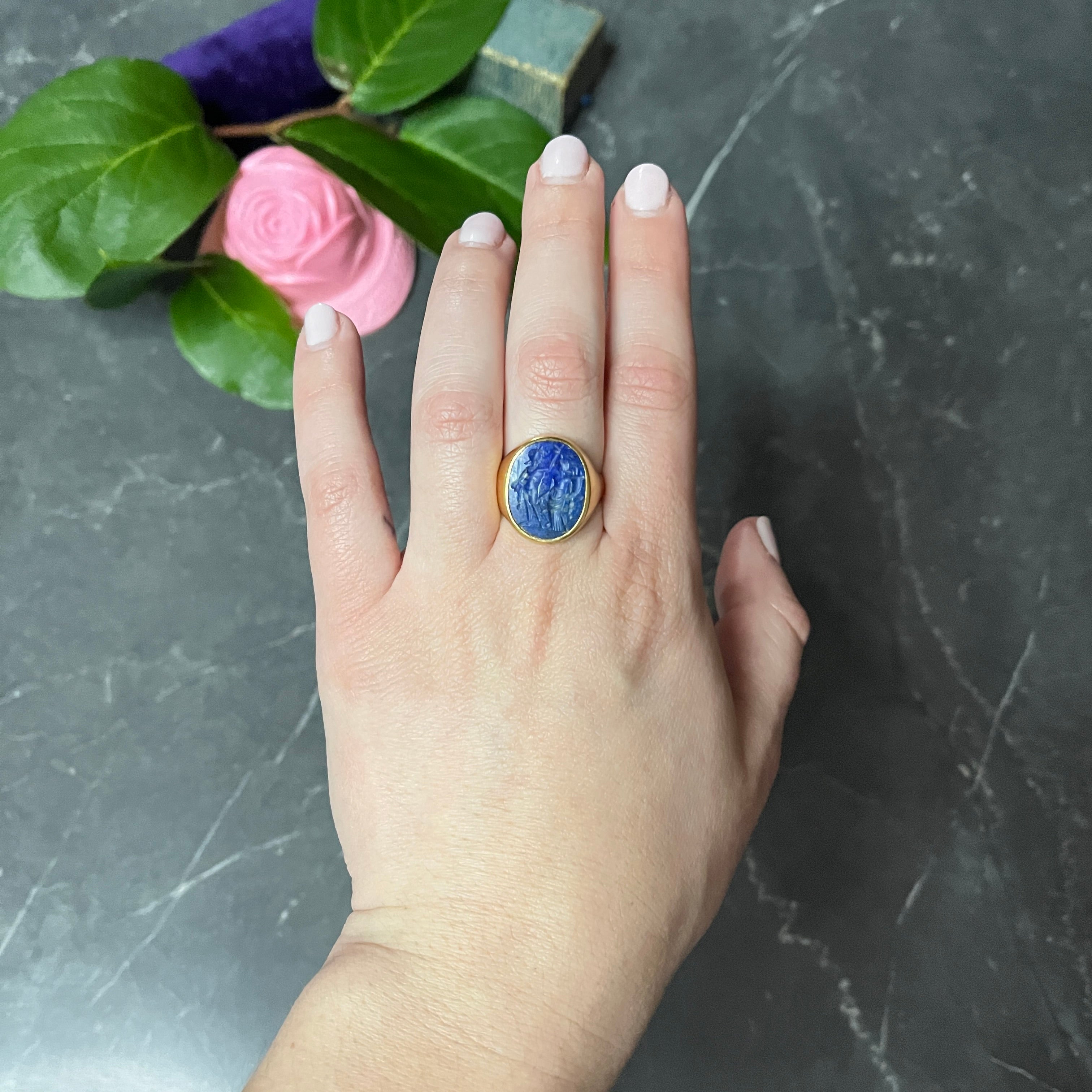 Vintage Italian Lapis Lazuli 18 Karat Yellow Gold Unisex Intaglio Signet Ring Wilson's Estate Jewelry