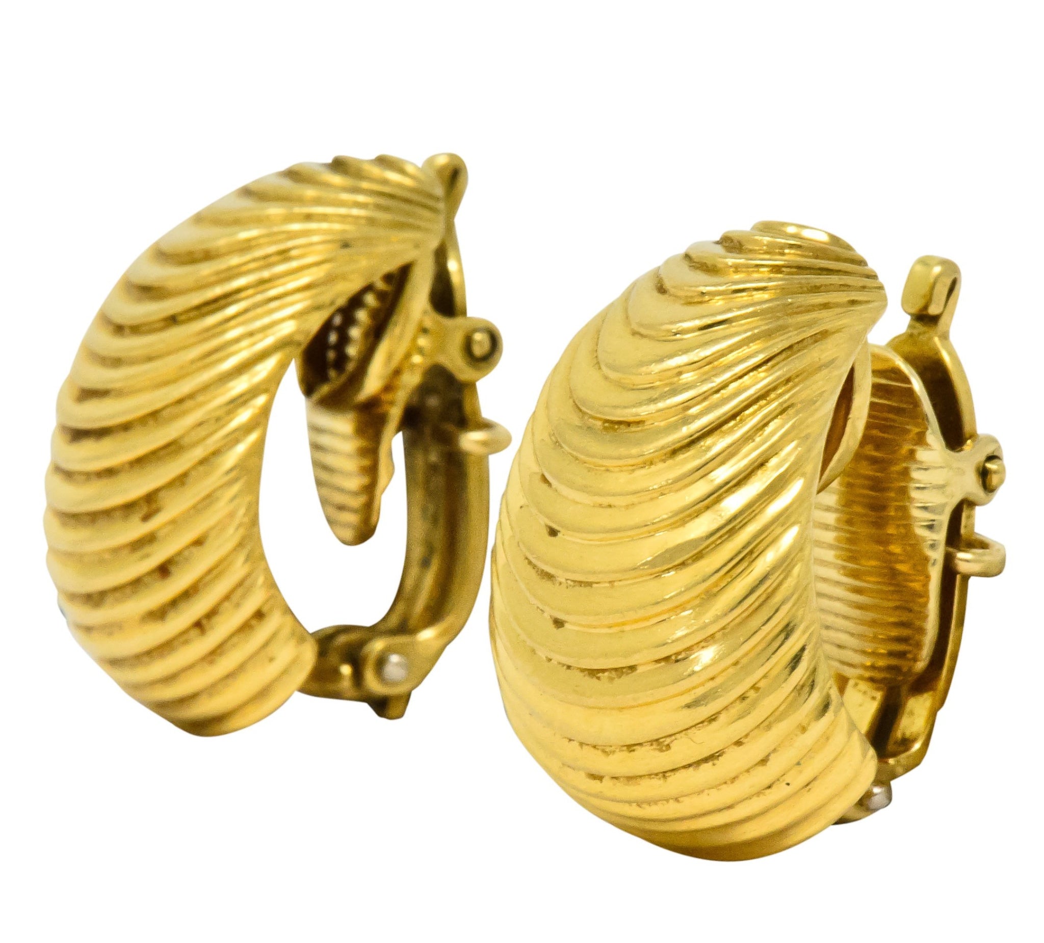 McTiegue Retro 1960's 18 Karat Gold Ribbed Ear-Clip Earrings - Wilson's Estate Jewelry