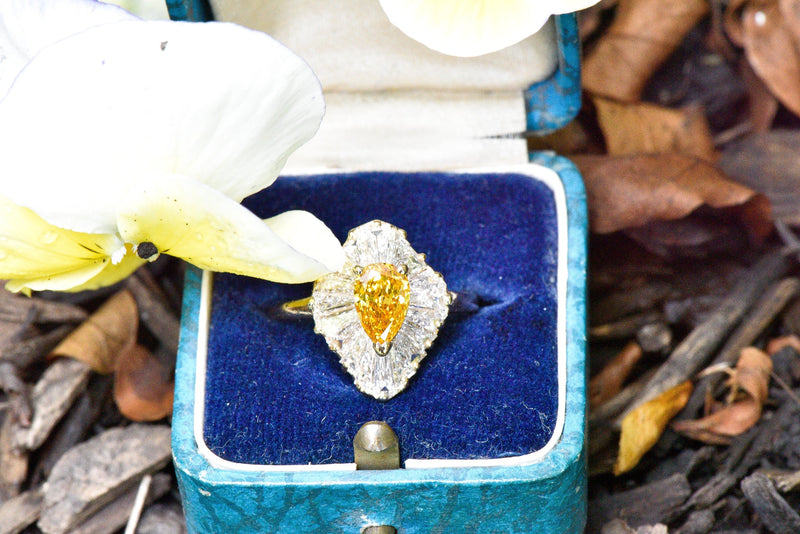 OSCAR HEYMAN 2.74 CTW Fancy Yellow Diamond 18 Karat Gold Ballerina Halo Ring GIA Wilson's Estate Jewelry