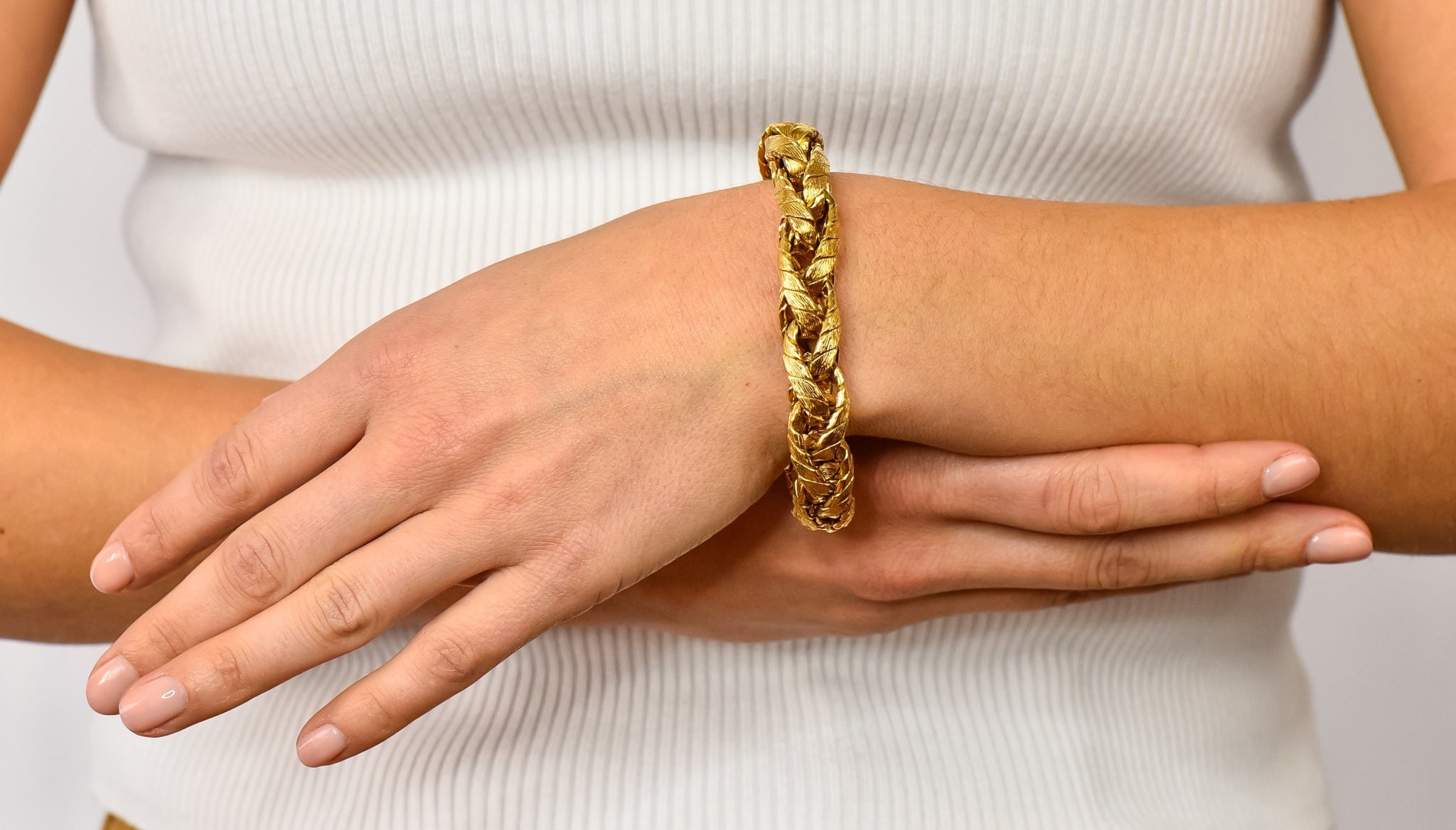Tiffany & Co. 1960's Vintage 18 Karat Gold Barrel Link Bracelet - Wilson's Estate Jewelry