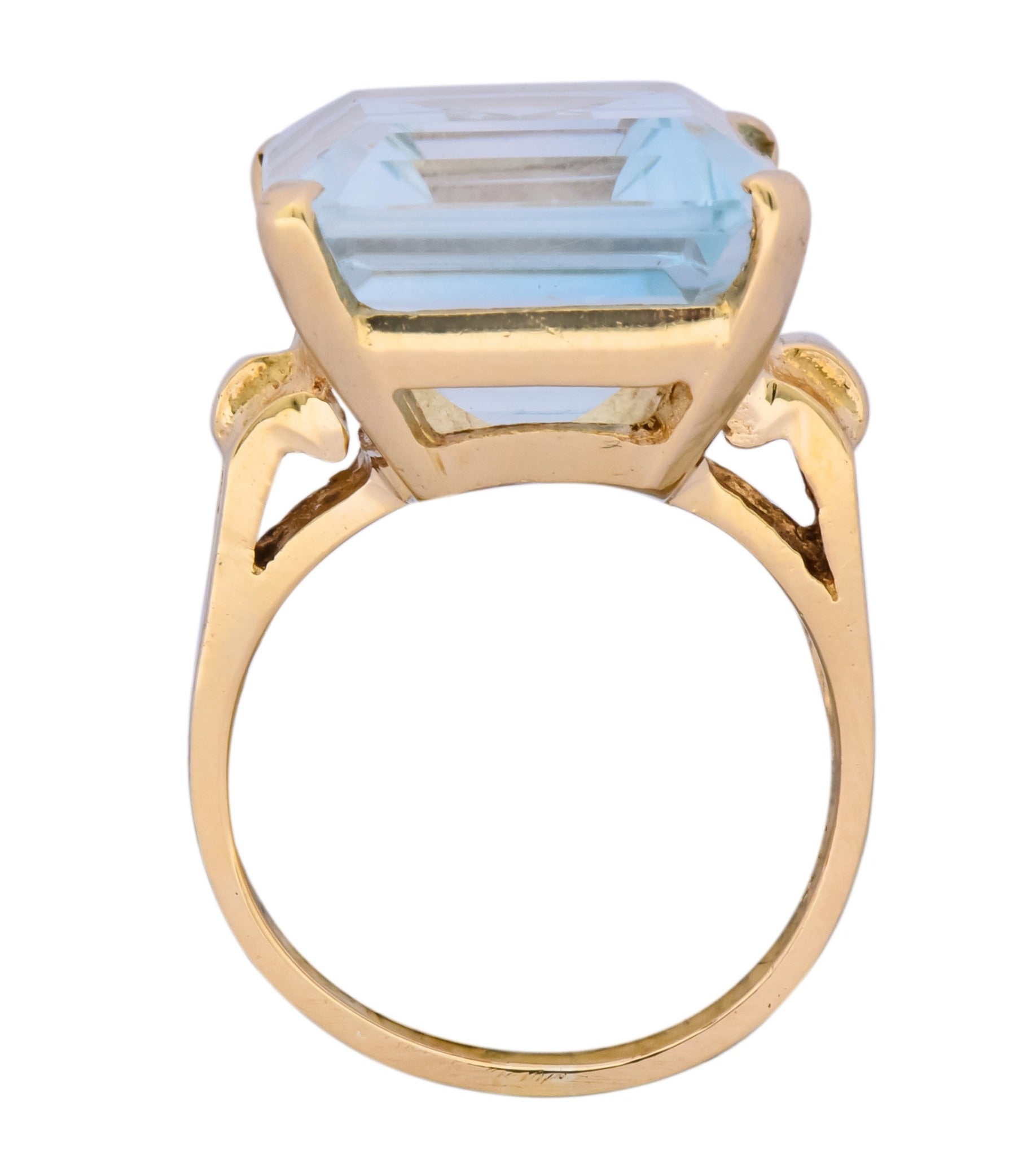 Vintage 18.00 CTW Aquamarine 14 Karat Gold Cocktail Ring - Wilson's Estate Jewelry