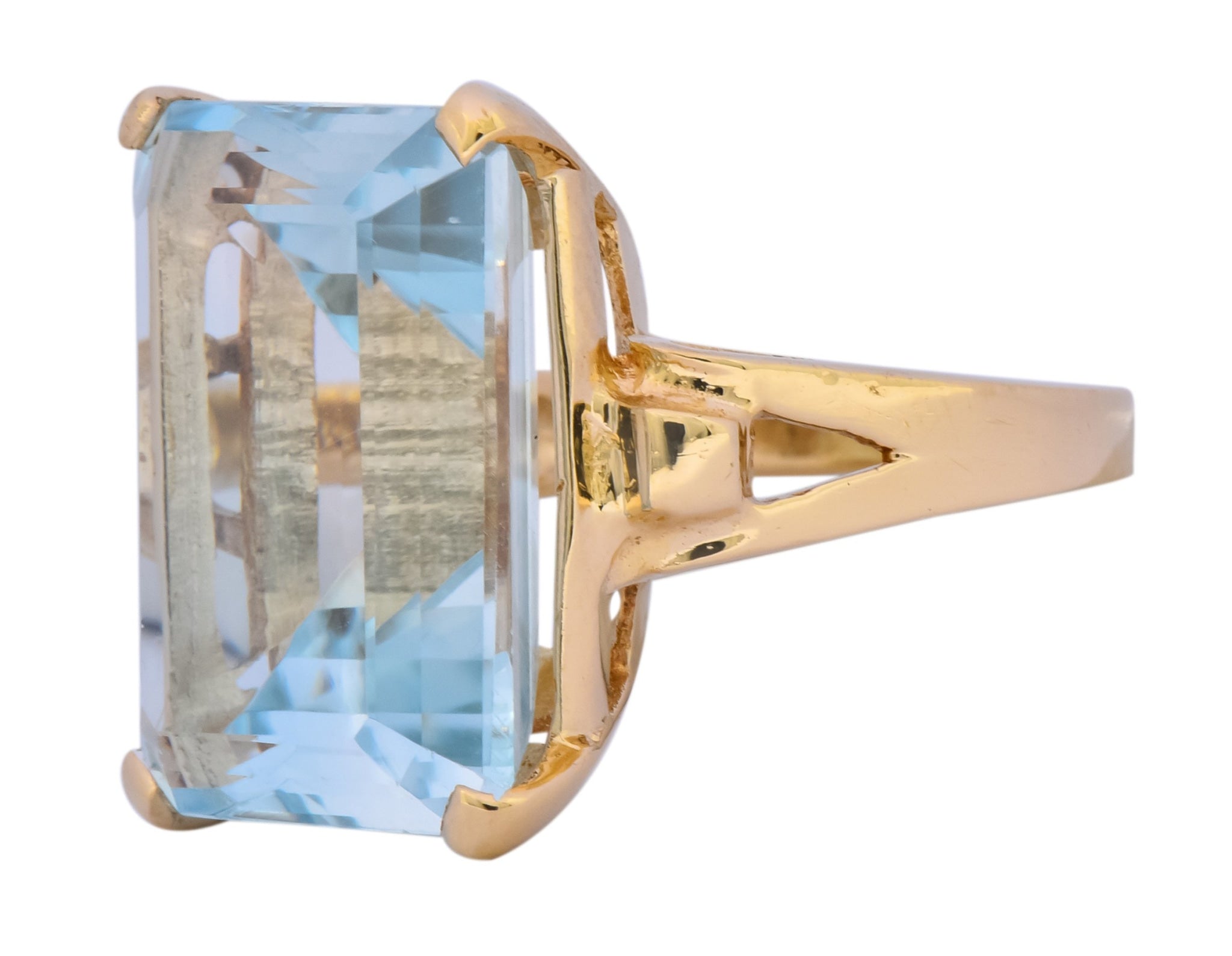 Vintage 18.00 CTW Aquamarine 14 Karat Gold Cocktail Ring - Wilson's Estate Jewelry